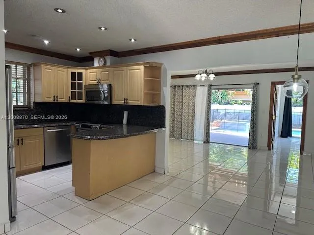 6306 SW 39th St, Miami FL 33155