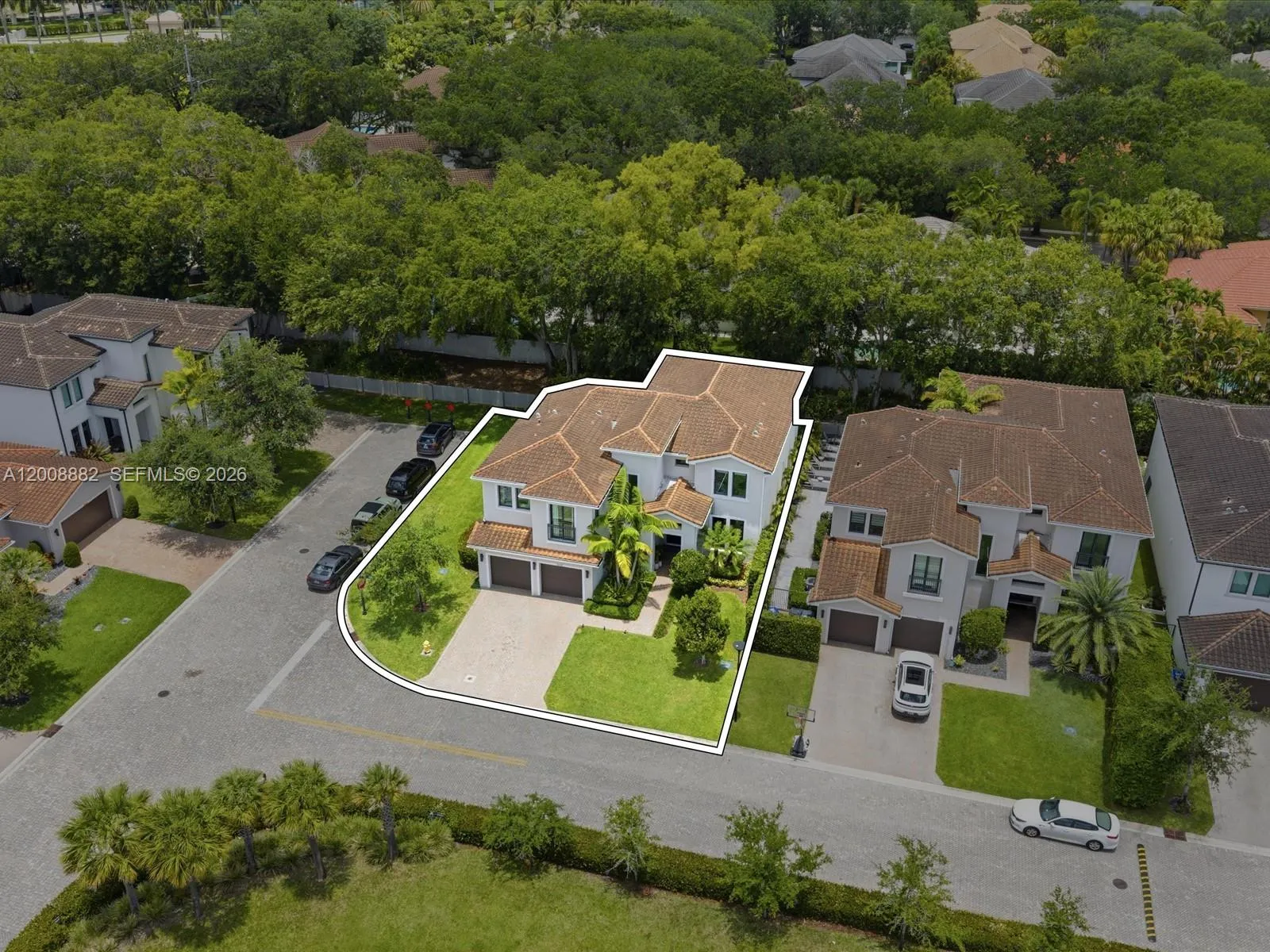 3439 N Brookfield Cir N, Hollywood FL 33312