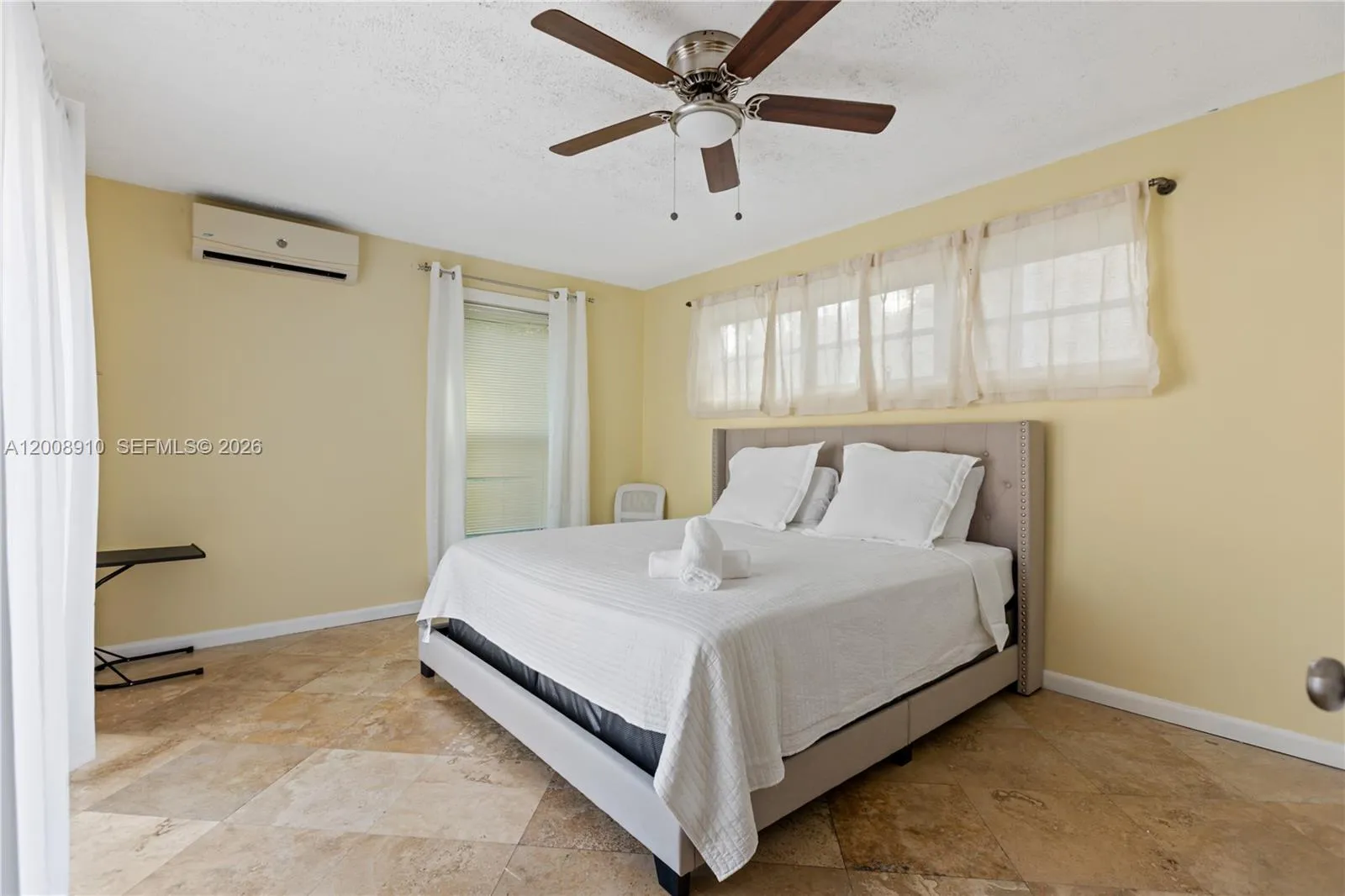 1422 Wiley St, Hollywood FL 33020