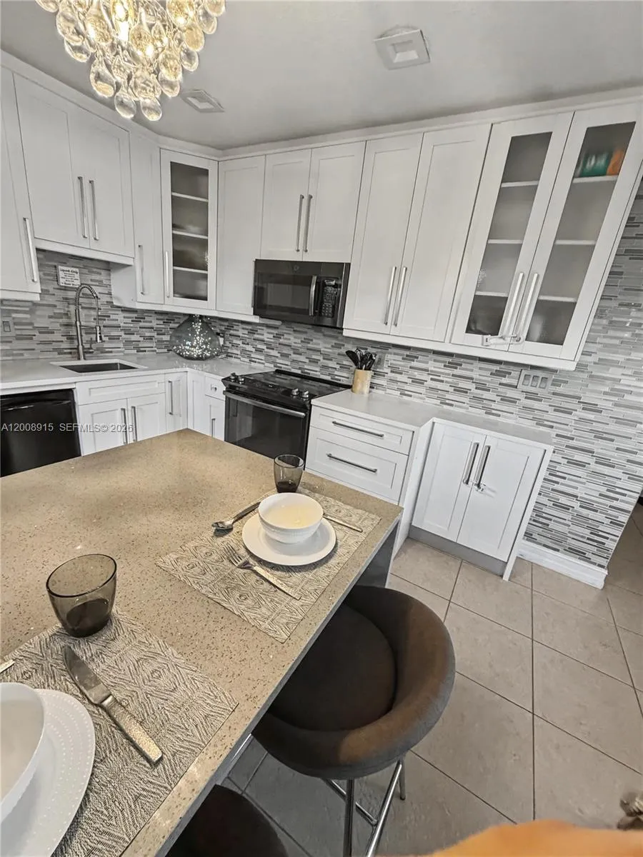 1423 Holly Heights Dr # 11, Fort Lauderdale FL 33304