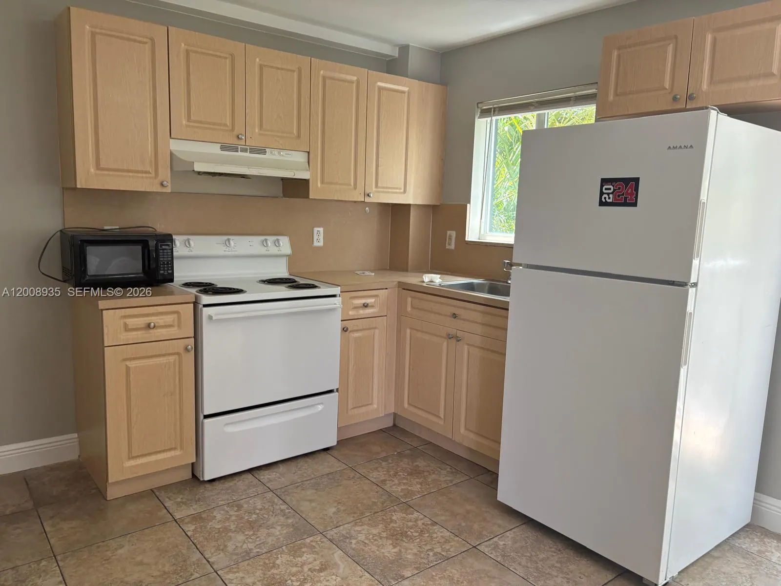 948 SW 3rd St # 205, Miami FL 33130