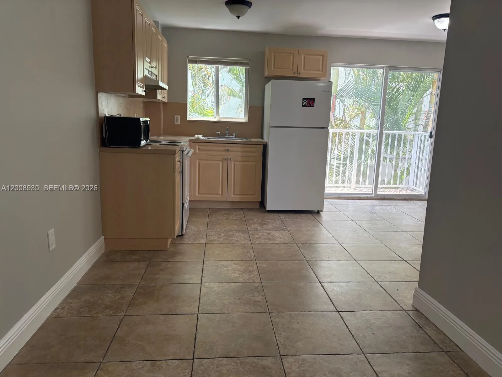 948 SW 3rd St # 205, Miami FL 33130