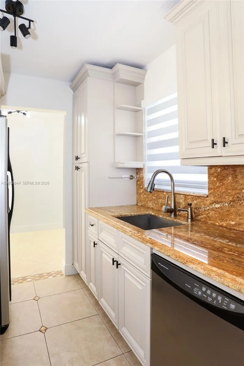 8601 SW 94th St # 121W, Miami FL 33156