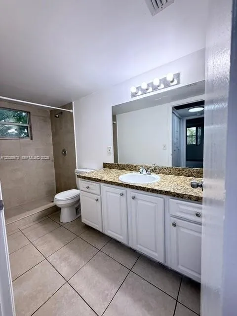 8333 Lake Dr # 407, Doral FL 33166