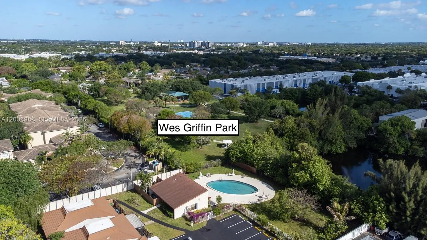 2366 SW 70th Way # 4, Davie FL 33317