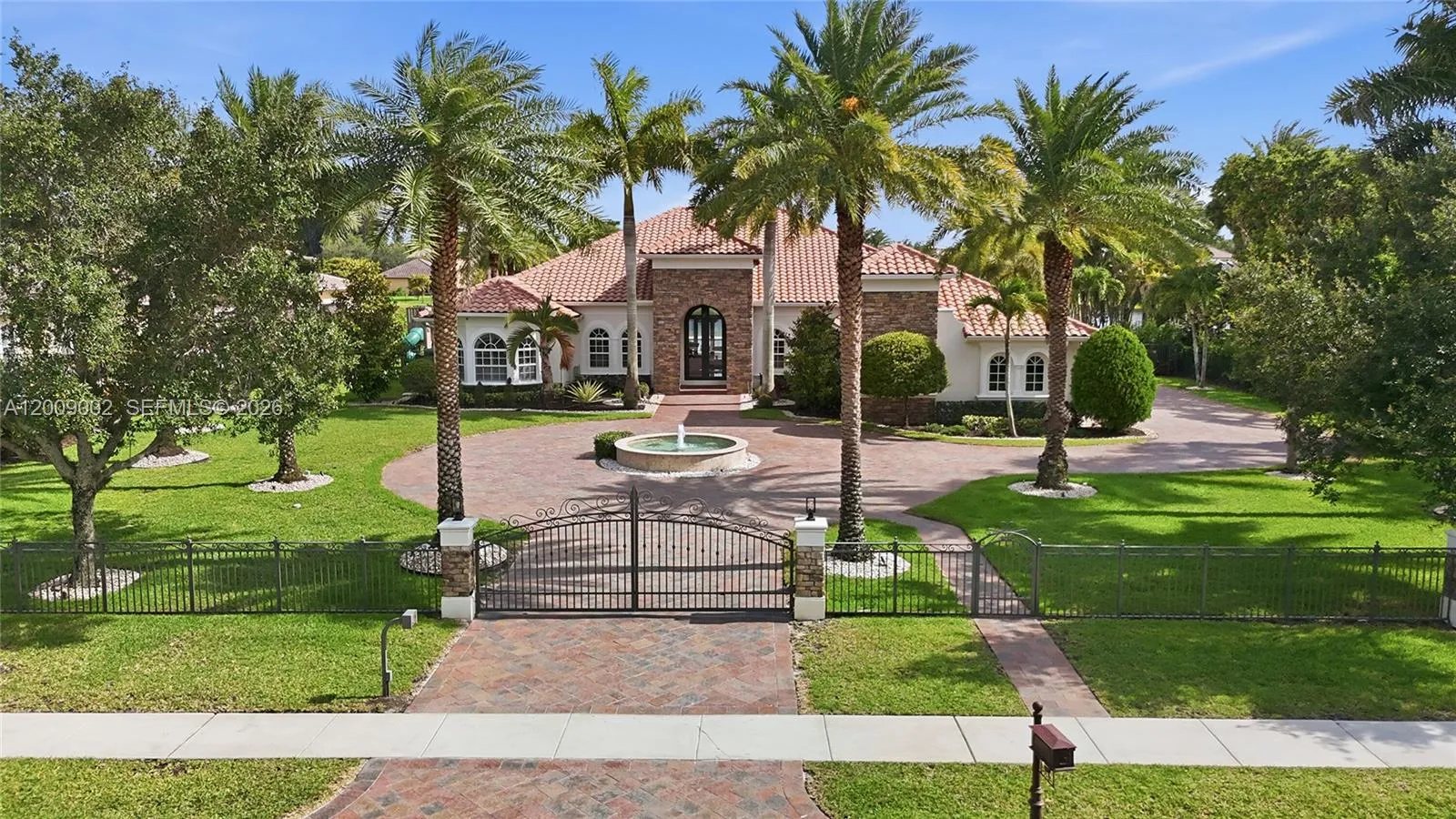 5 bedroom 5 bath for sale at 14370 Jockey Cir N, Davie FL 33330