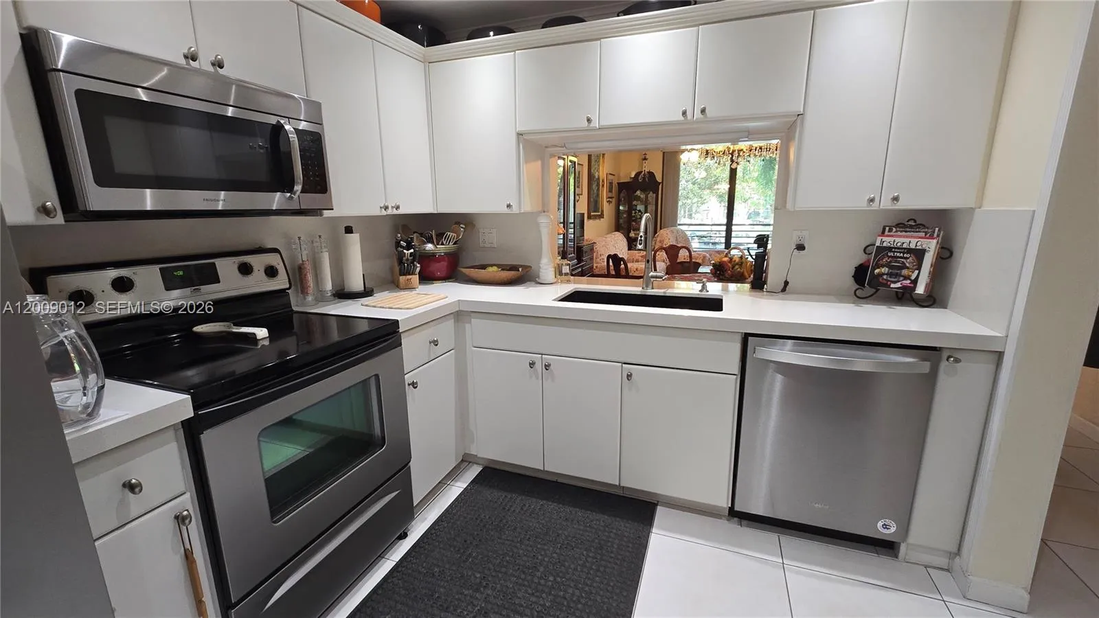 1101 Colony Point Cir # 218, Pembroke Pines FL 33026