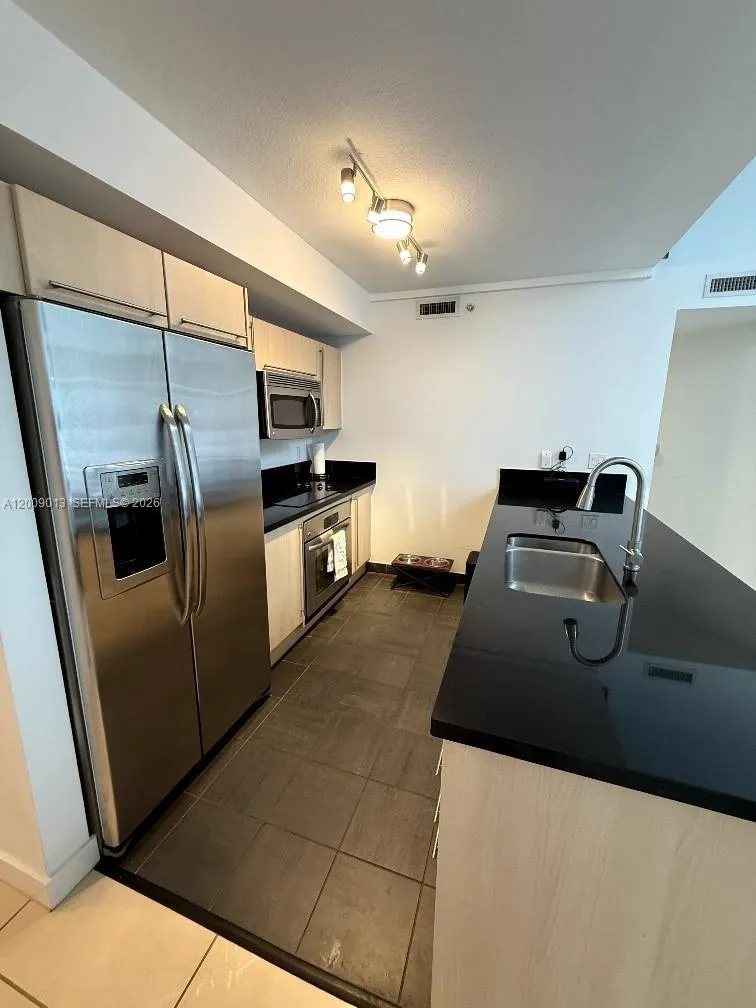 1111 SW 1ST AVE # 14, Miami FL 33130