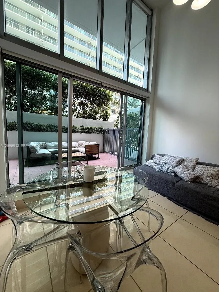 1111 SW 1ST AVE # 14, Miami FL 33130