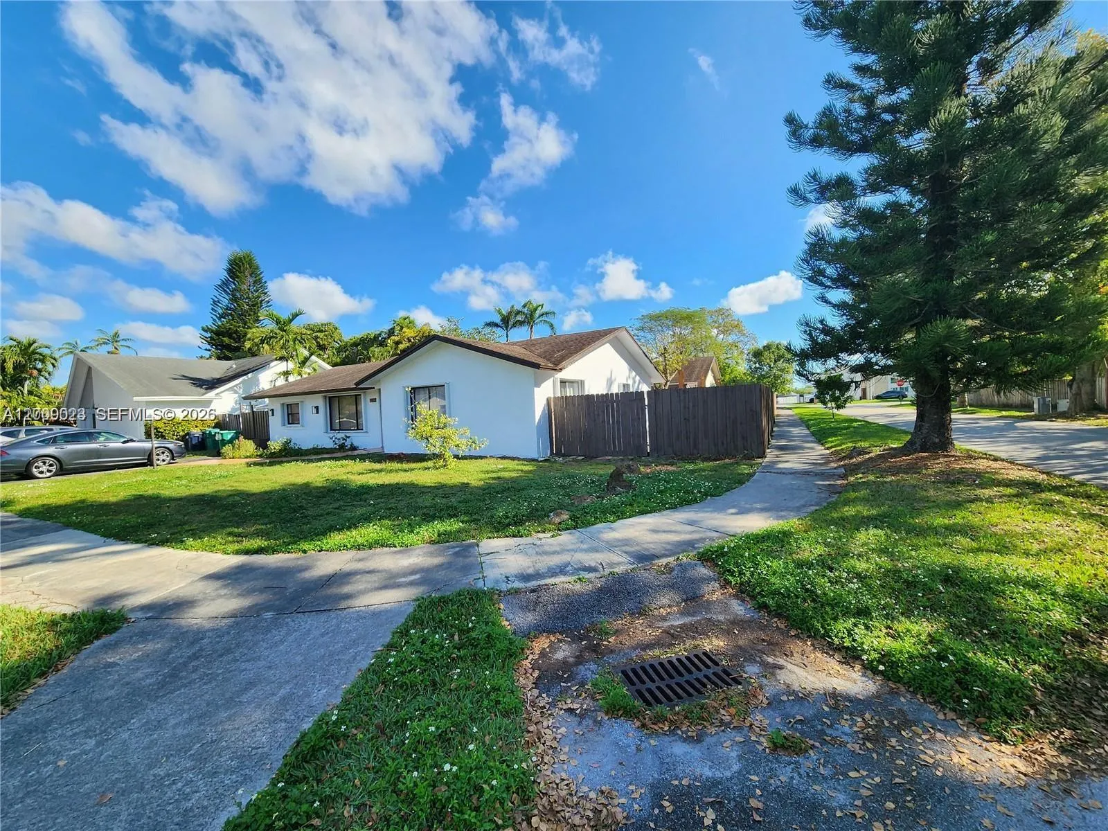 9825 SW 132nd Ct, Miami FL 33186