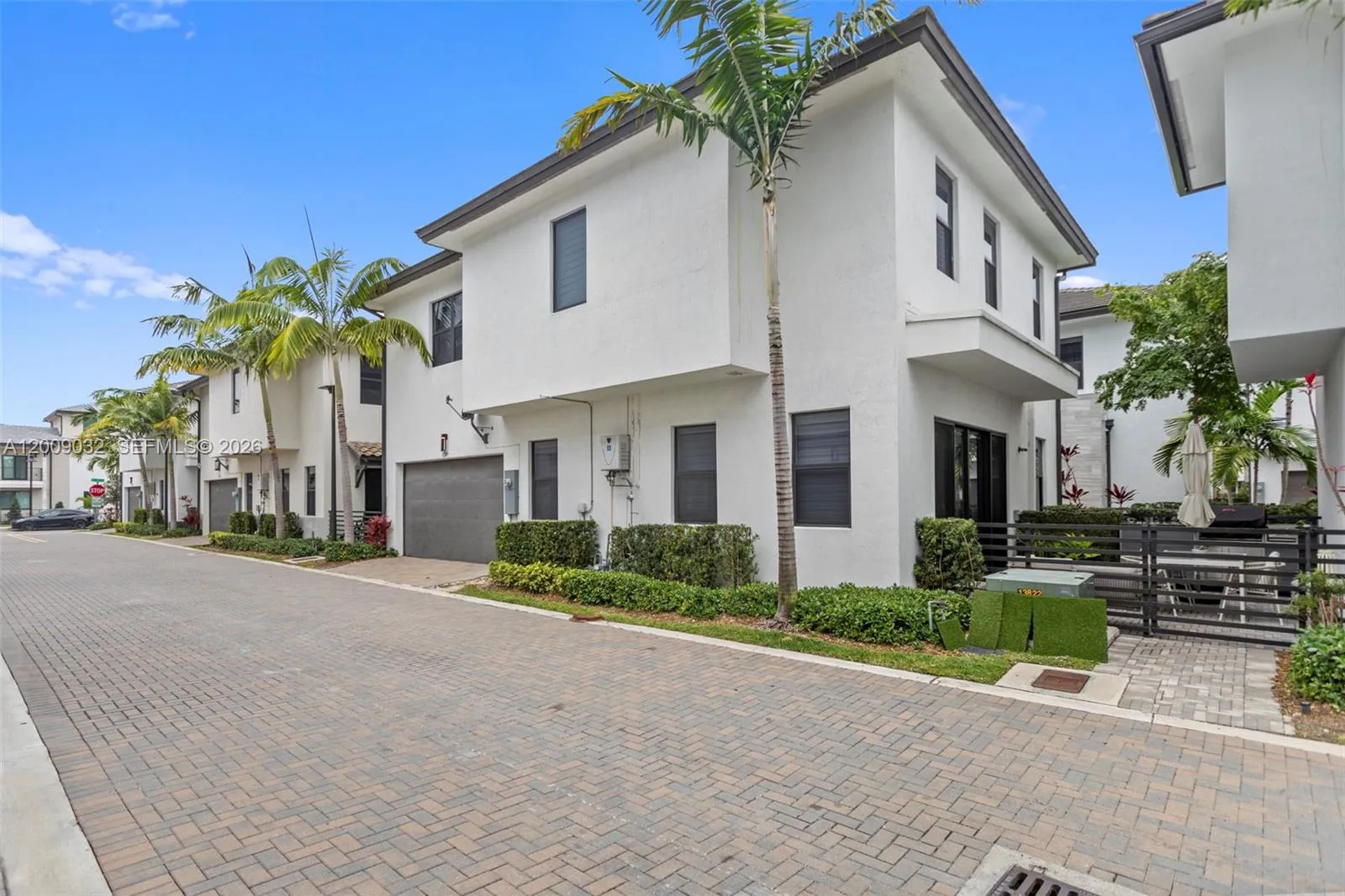 8249 NW 46th St, Doral FL 33166