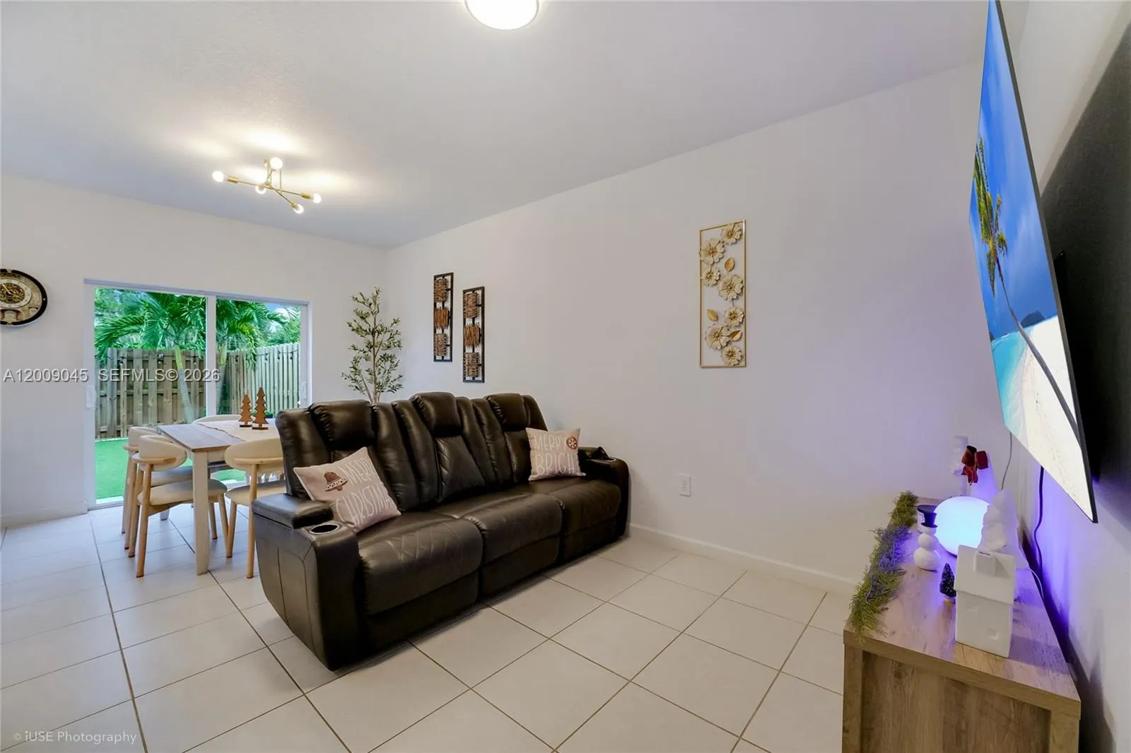 12453 NW 23rd Ct, Miami FL 33167