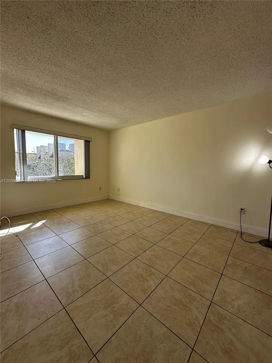 7860 Camino Real # L410, Miami FL 33143