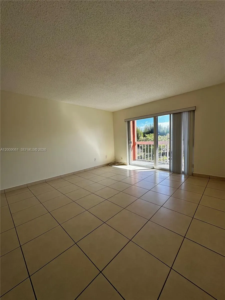 7860 Camino Real # L410, Miami FL 33143