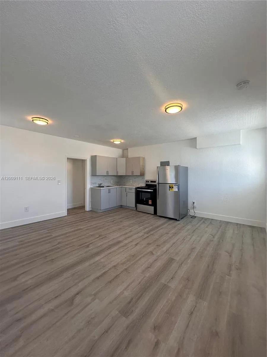 50 NW 79th St # 6, Miami FL 33150