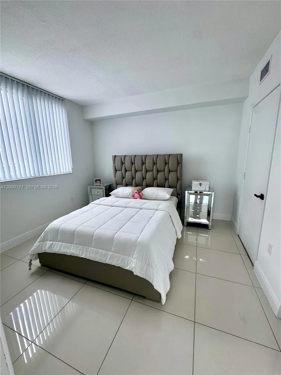 1871 NW S River Dr # 2005, Miami FL 33125