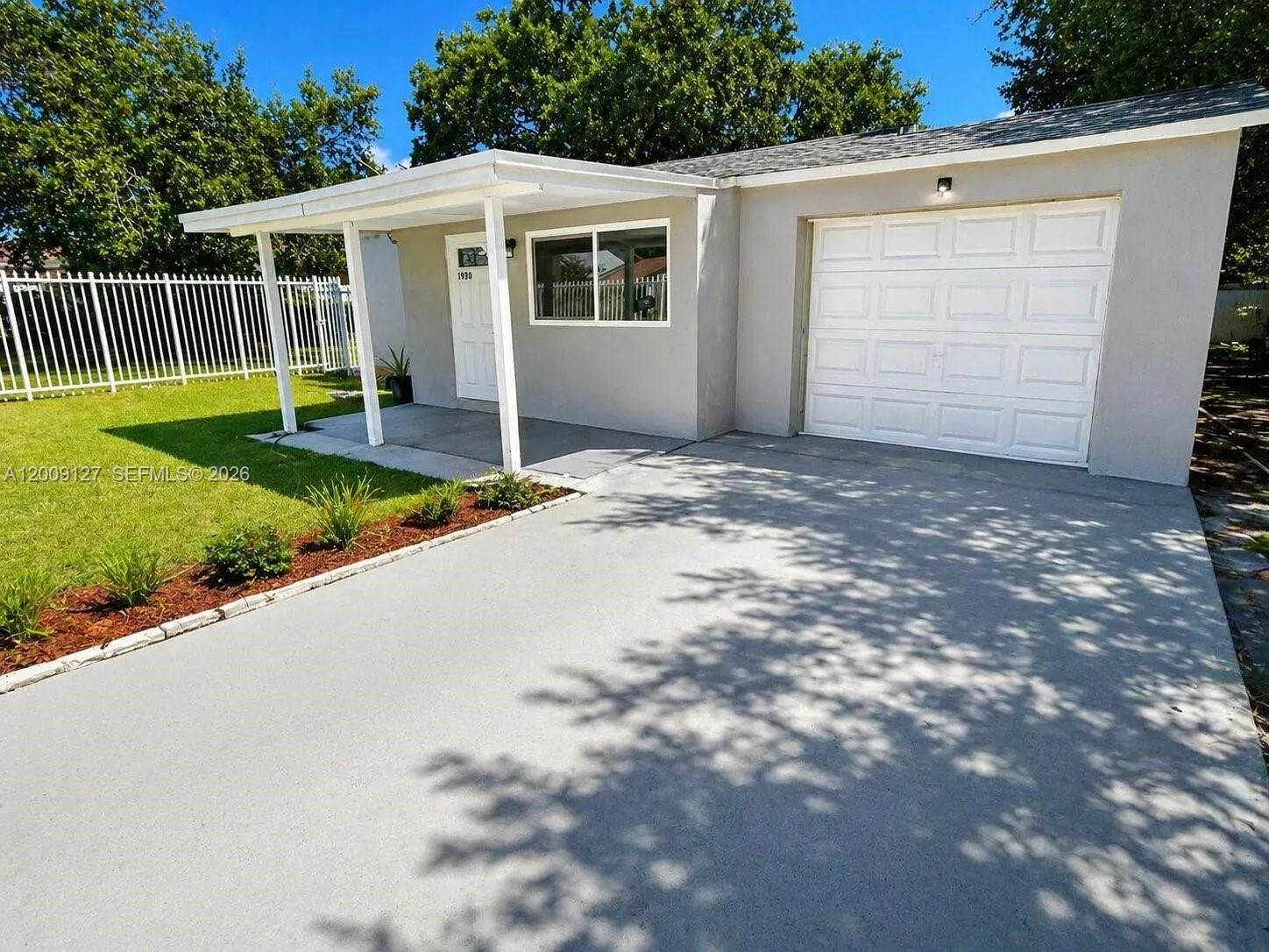 1930 NW 87th St, Miami FL 33147