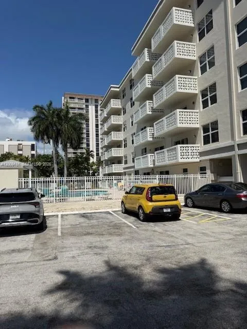 1901 S Ocean Dr # 207, Hollywood FL 33019