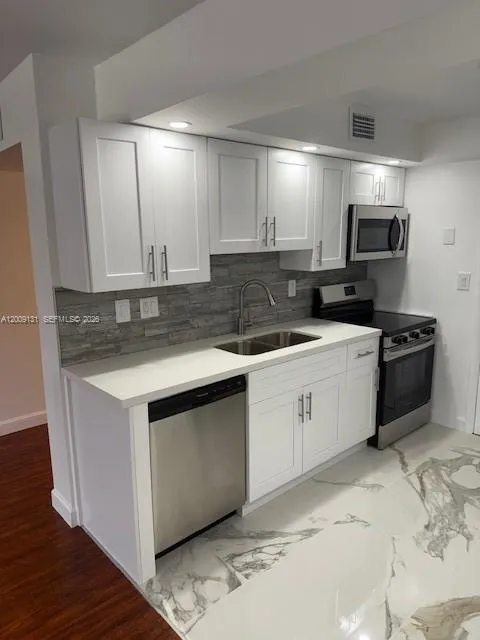 1901 S Ocean Dr # 207, Hollywood FL 33019