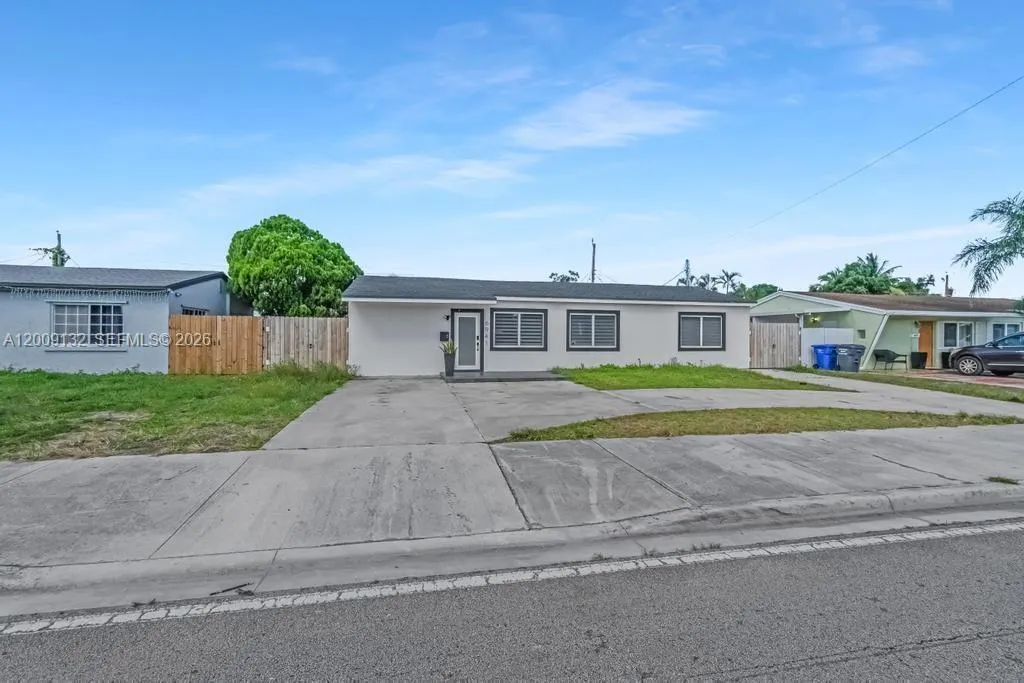 6941 Sheridan St, Hollywood FL 33024