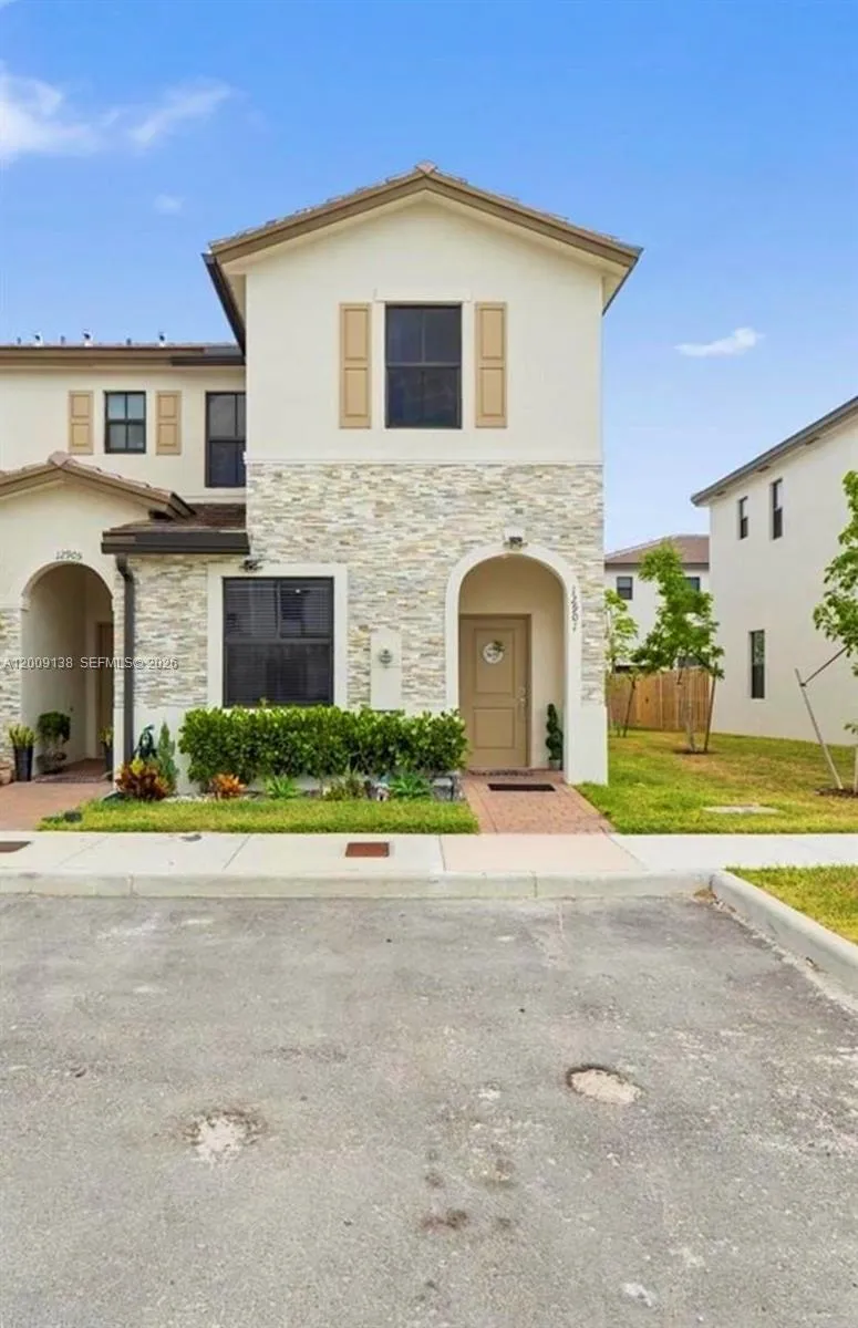 12901 SW 232nd Ln, Homestead FL 33032