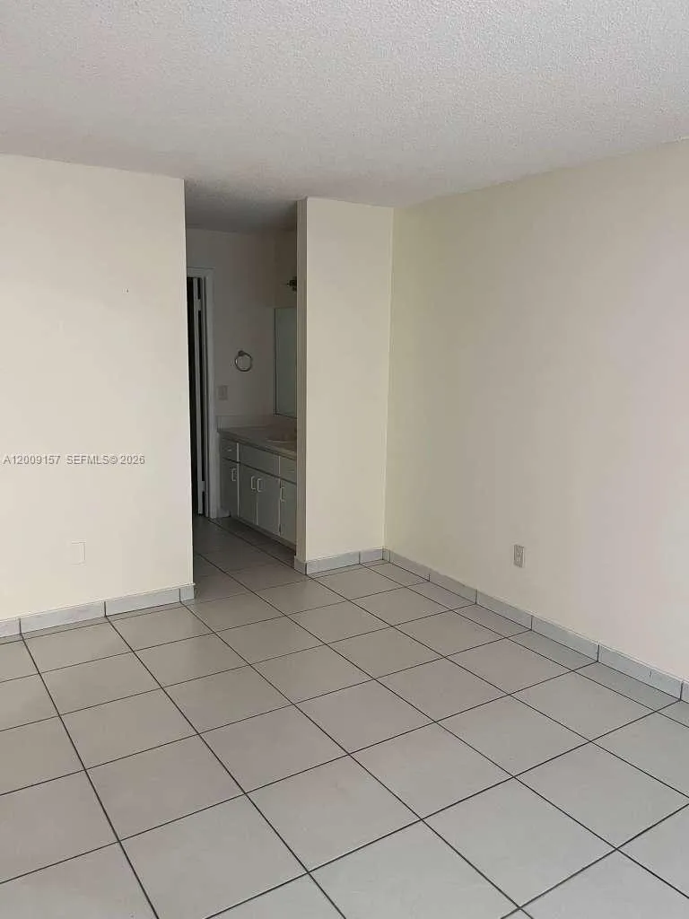 9712 Hammocks Blvd # 30, Miami FL 33196