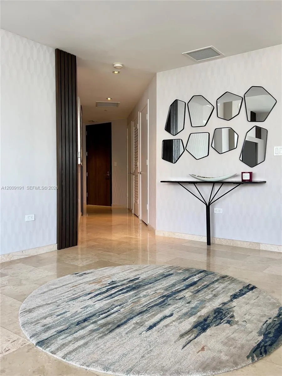 68 SE 6th St # 3611, Miami FL 33131