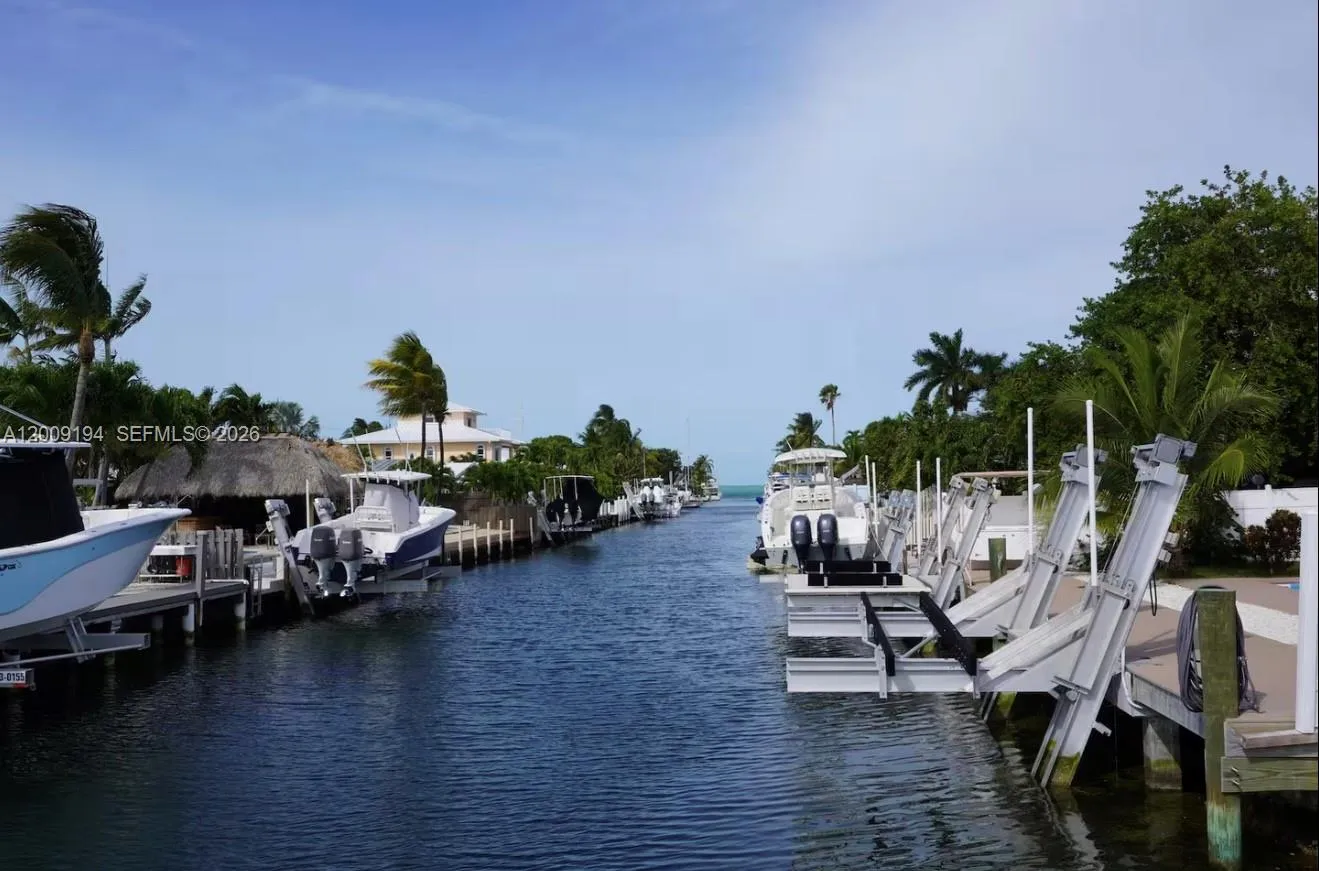 2133 Yellowtail Dr, Marathon FL 33050