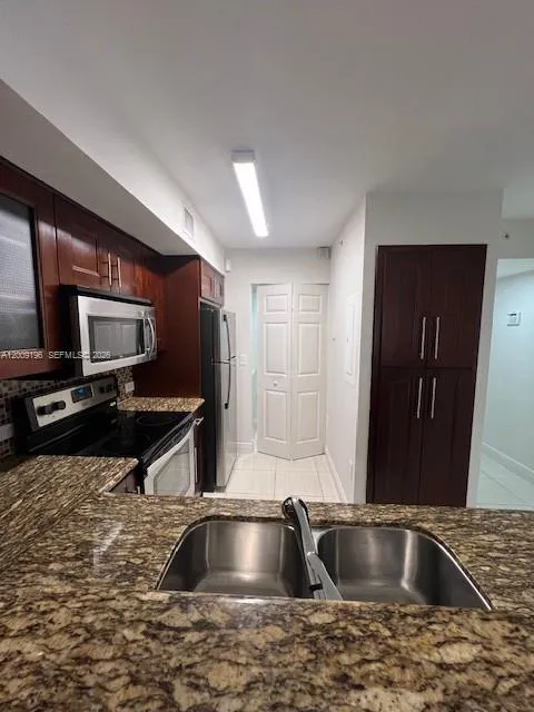 520 SW 111th Ave # 101, Pembroke Pines FL 33025