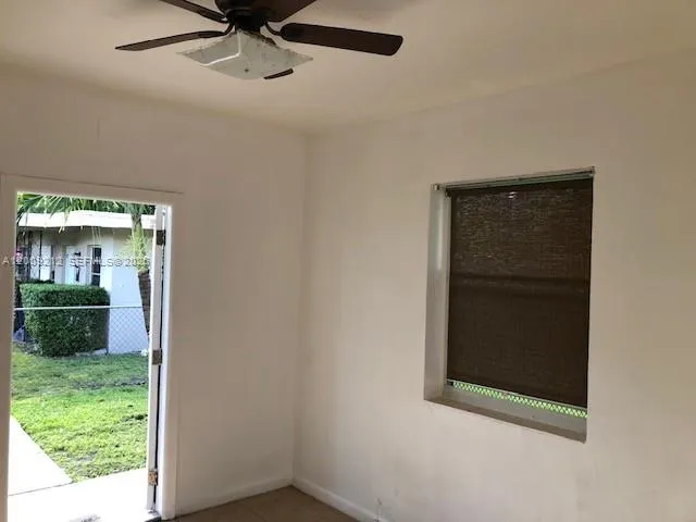 471 SW 10th St # 5, Miami FL 33130