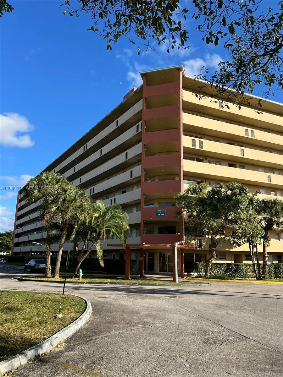 1770 NE 191st St # 1, Miami FL 33179