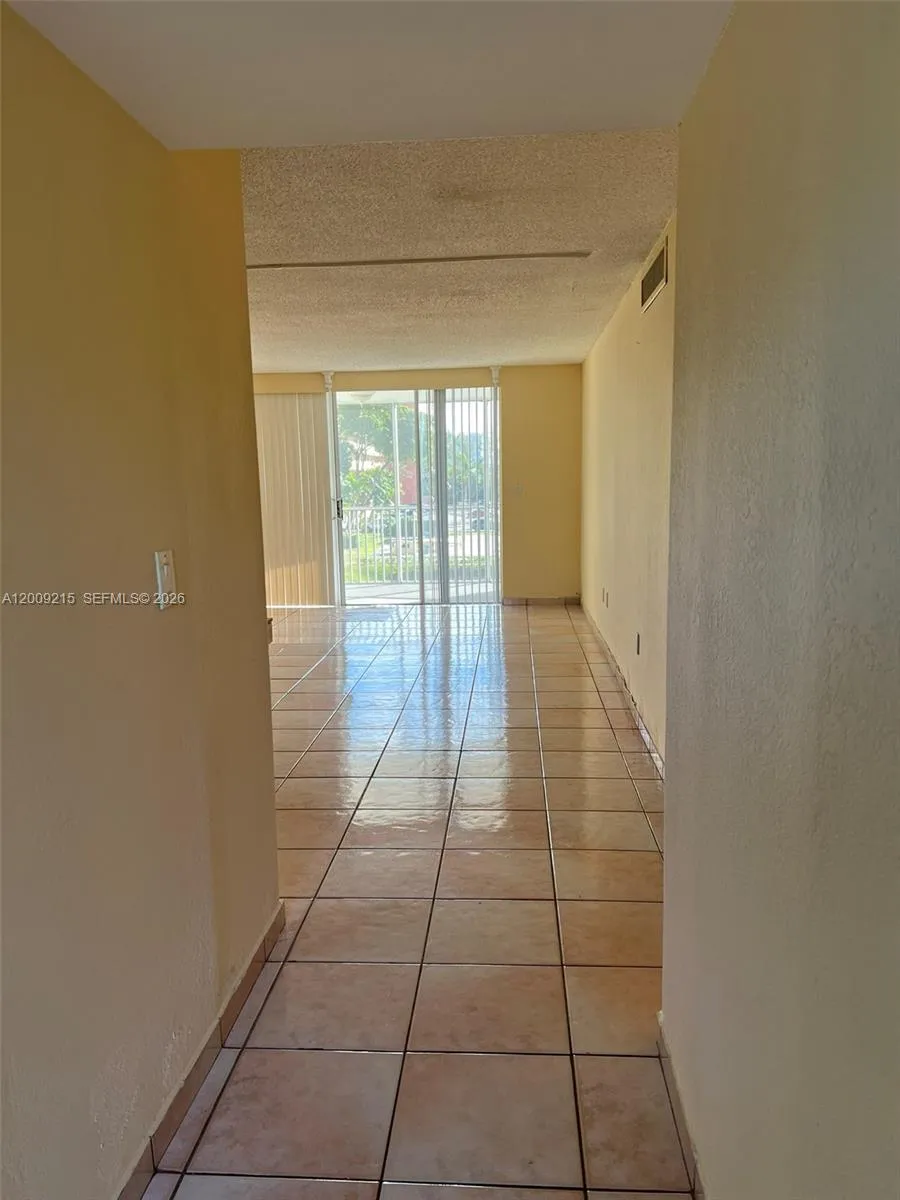 1770 NE 191st St # 1, Miami FL 33179