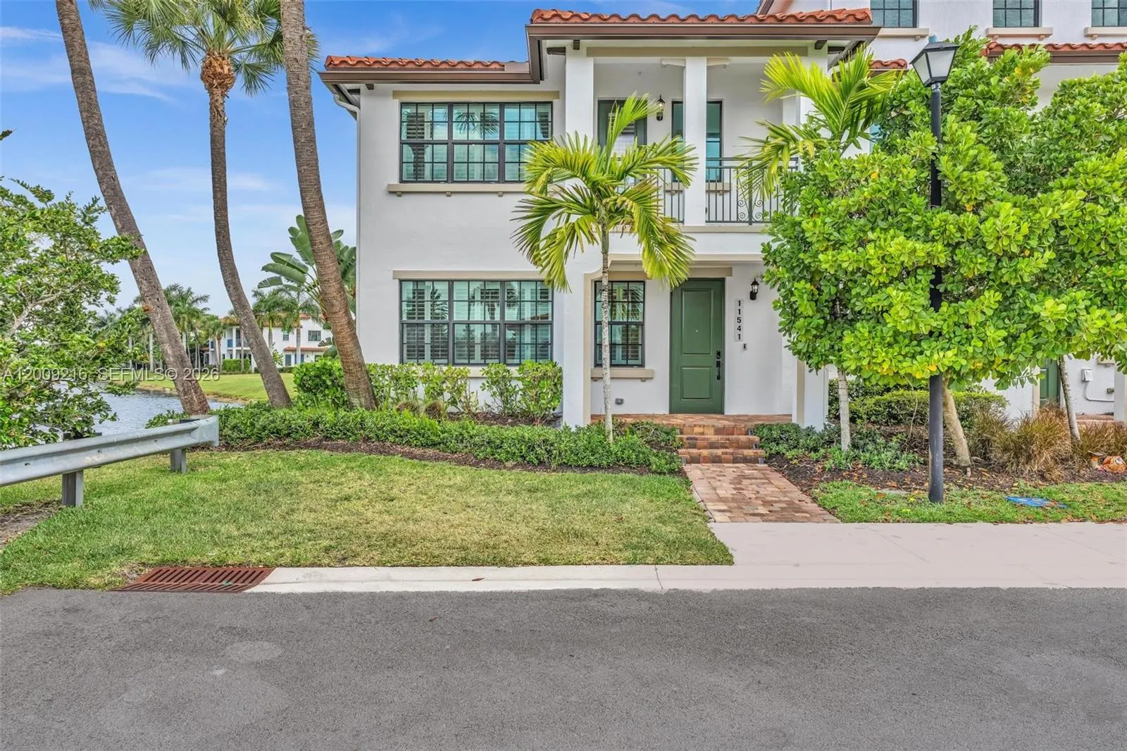11541 SW 15th St, Pembroke Pines FL 33025
