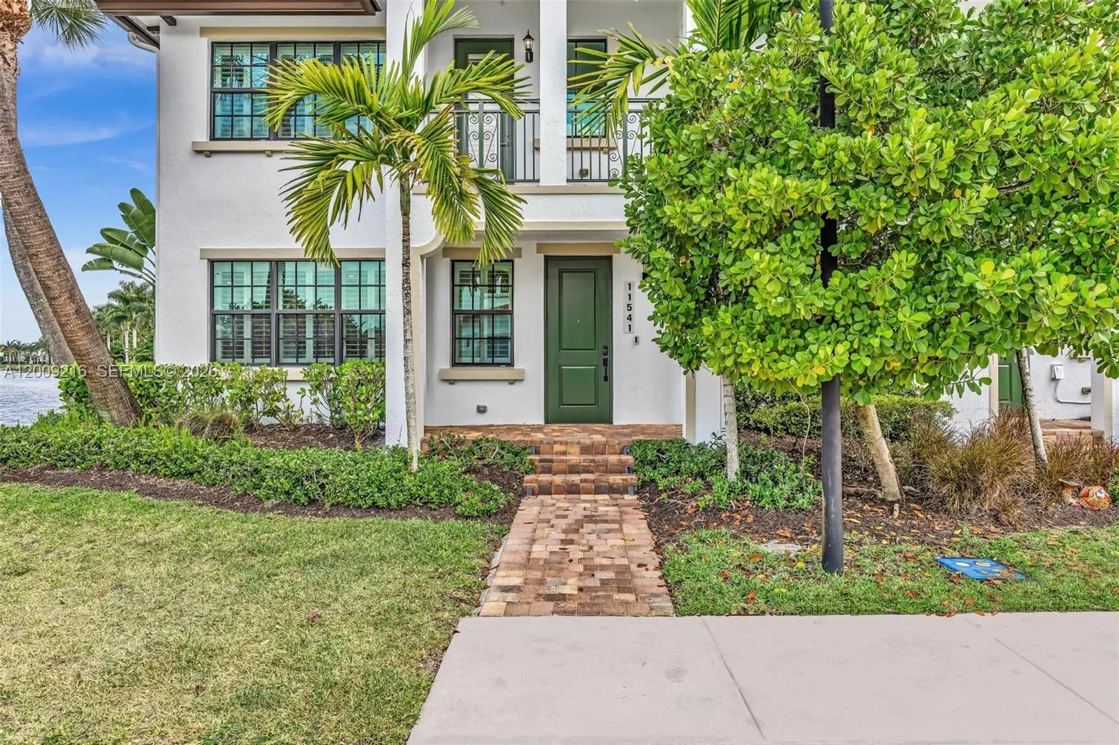 11541 SW 15th St, Pembroke Pines FL 33025