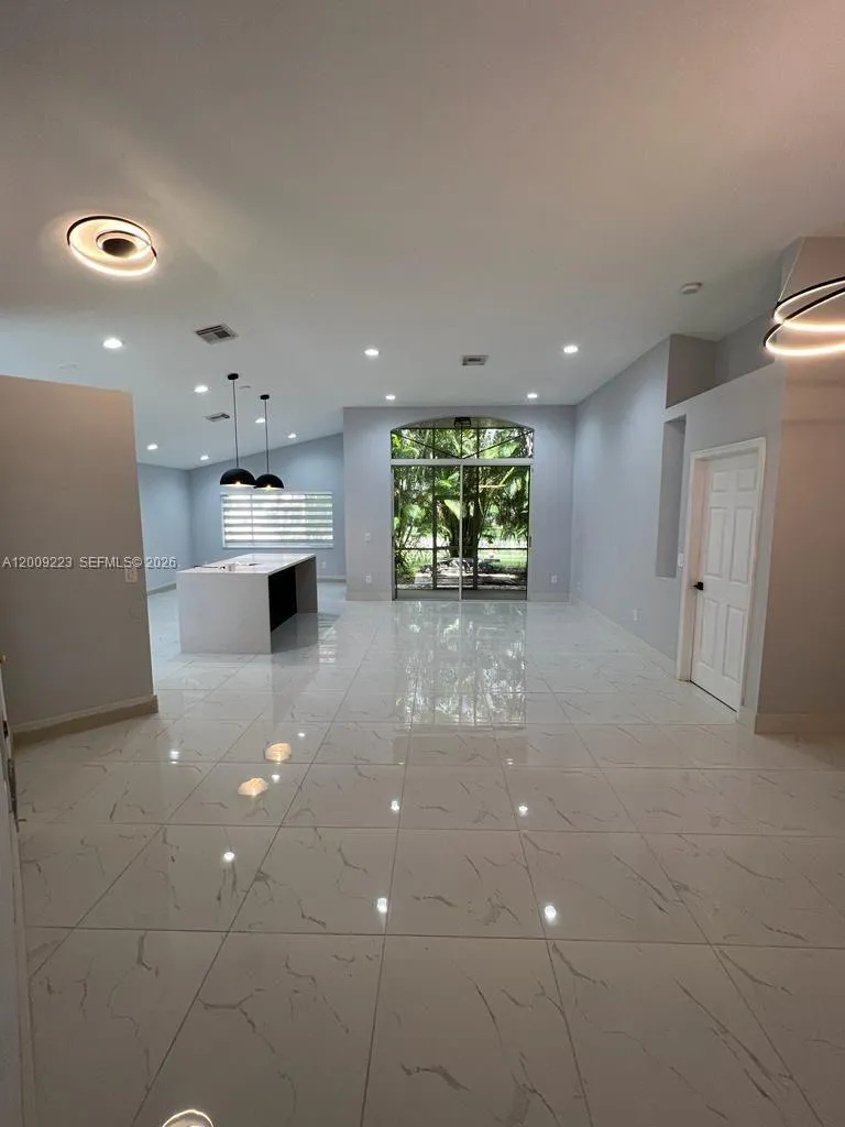 1970 NW 178th Ter, Pembroke Pines FL 33029