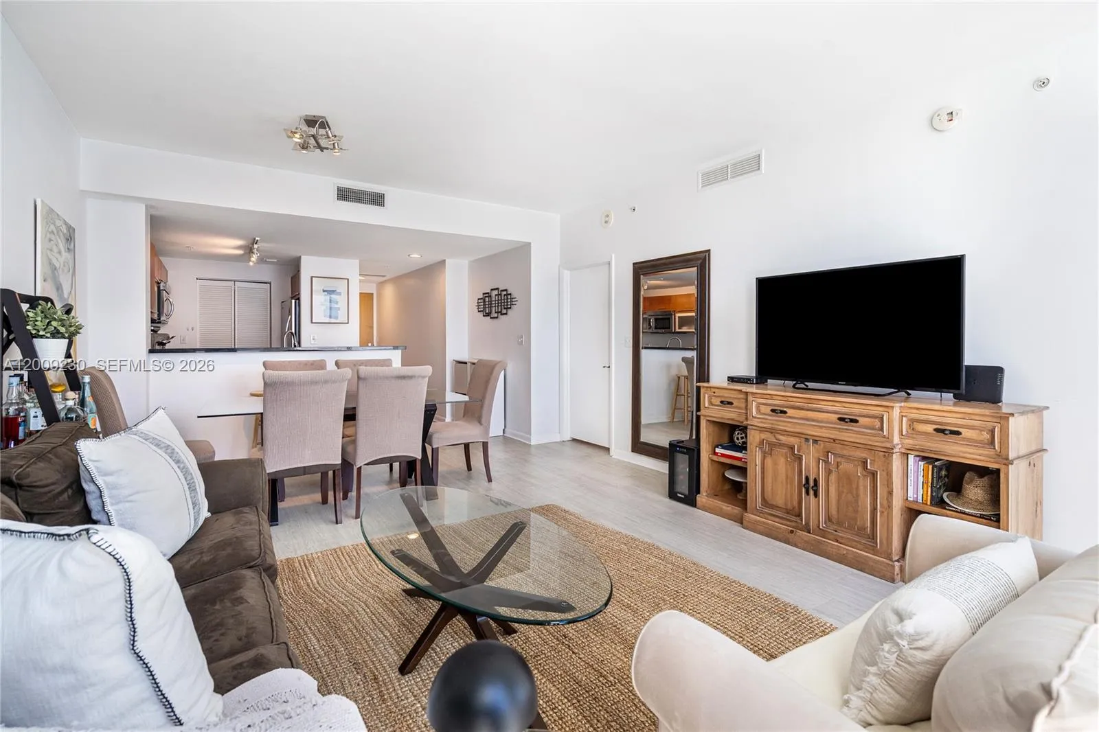 253 NE 2nd St # 3104, Miami FL 33132