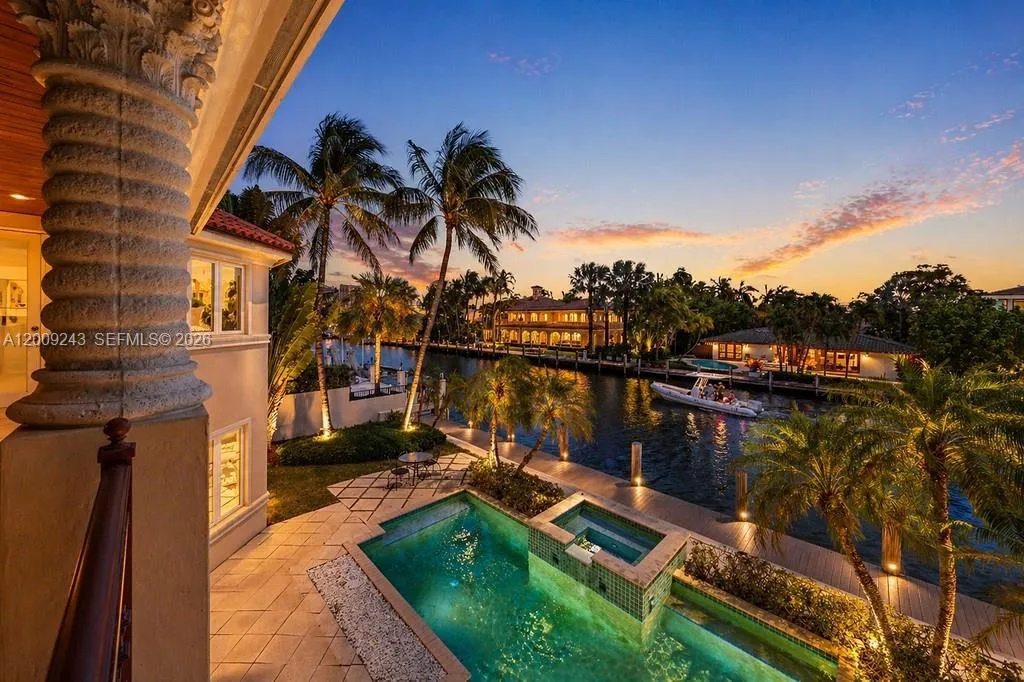 2430 Aqua Vista Blvd, Fort Lauderdale FL 33301