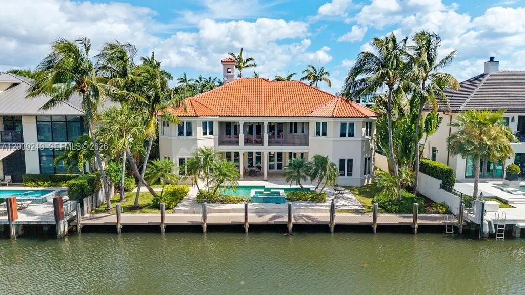 2430 Aqua Vista Blvd, Fort Lauderdale FL 33301