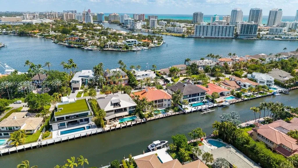 2430 Aqua Vista Blvd, Fort Lauderdale FL 33301