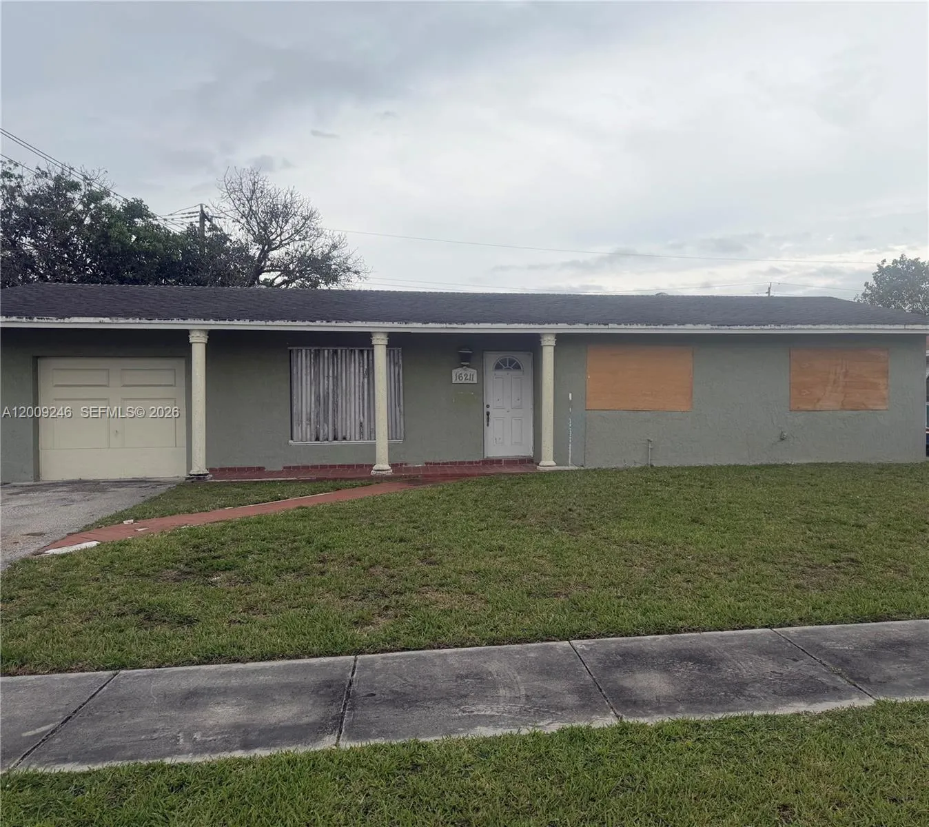 3 bedroom 2 bath for sale at 16211 SW 102nd Ct, Miami FL 33157