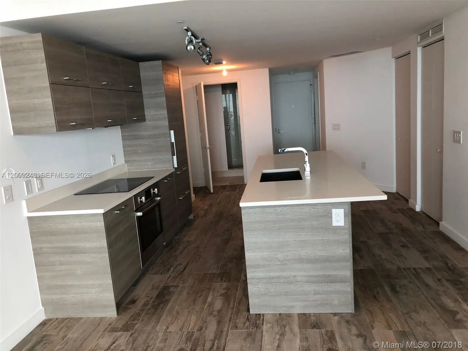 650 NE 32nd St # 4005, Miami FL 33137