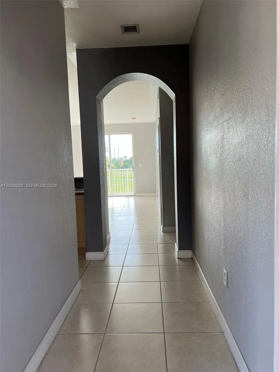 17630 NW 73rd Ave # 4, Hialeah FL 33015
