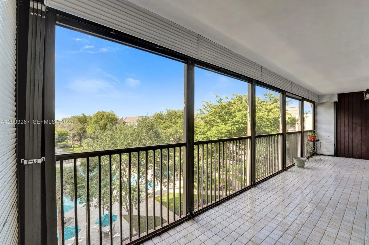 2806 N 46th Ave # D637, Hollywood FL 33021