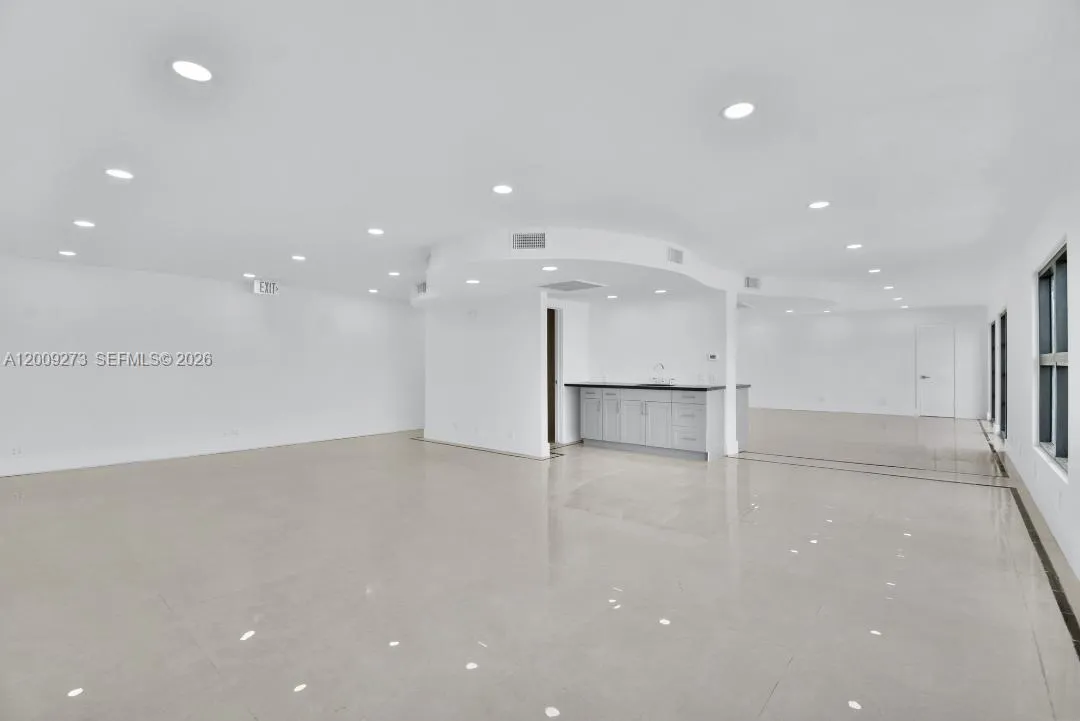 2990 Griffin Rd # 3, Dania Beach FL 33312