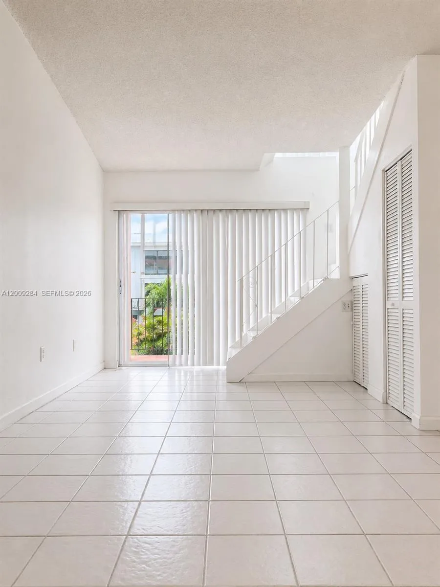 1300 W 47th Pl # 218A, Hialeah FL 33012