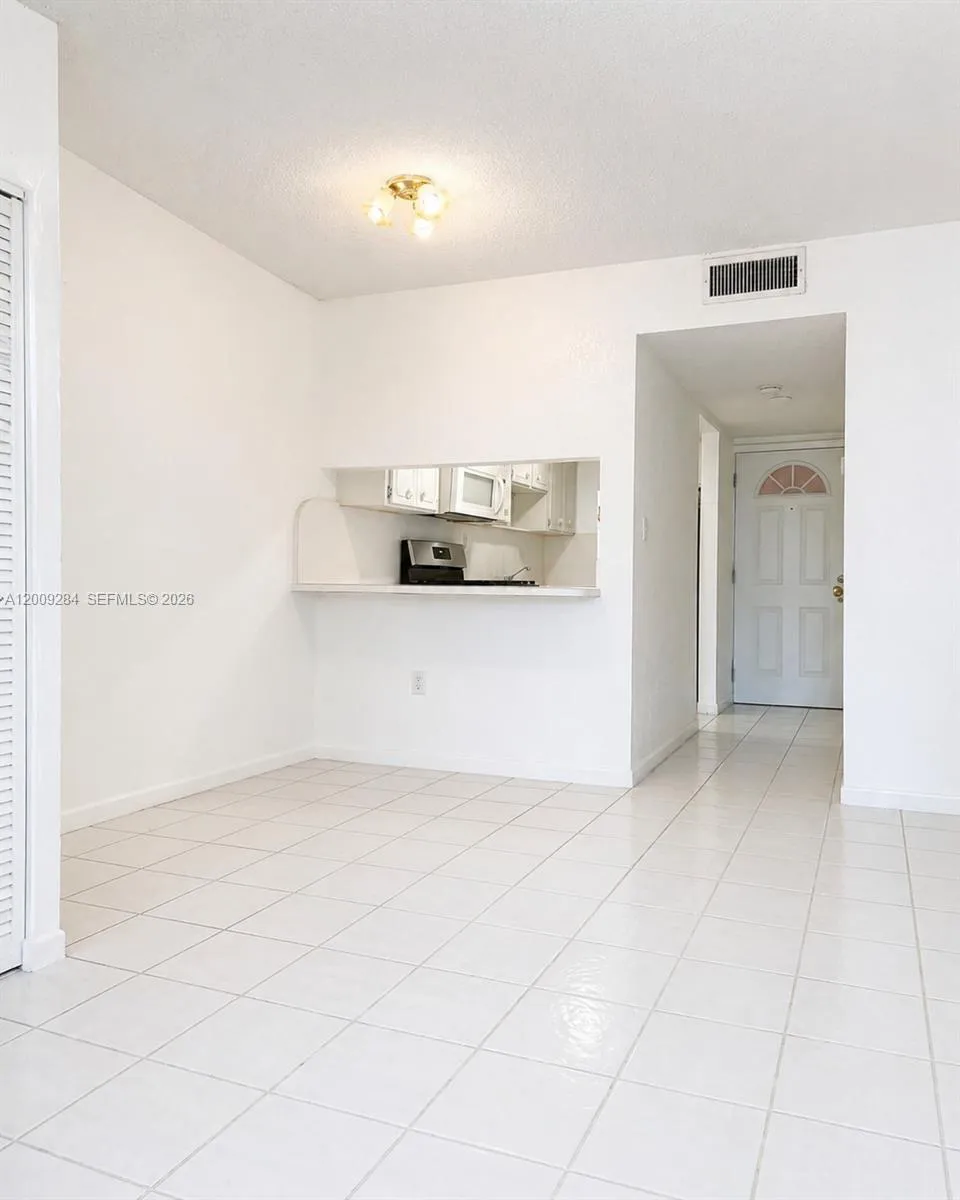 1300 W 47th Pl # 218A, Hialeah FL 33012