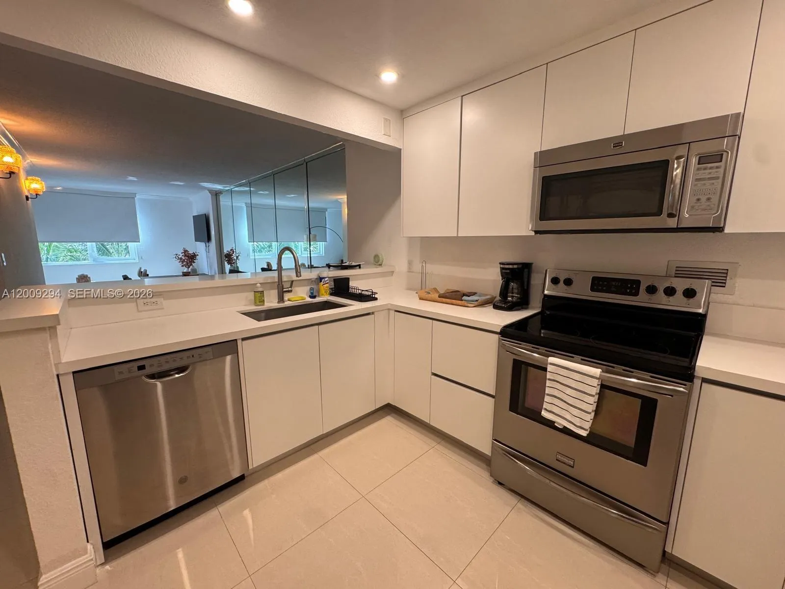 2301 Collins Ave # 427, Miami Beach FL 33139
