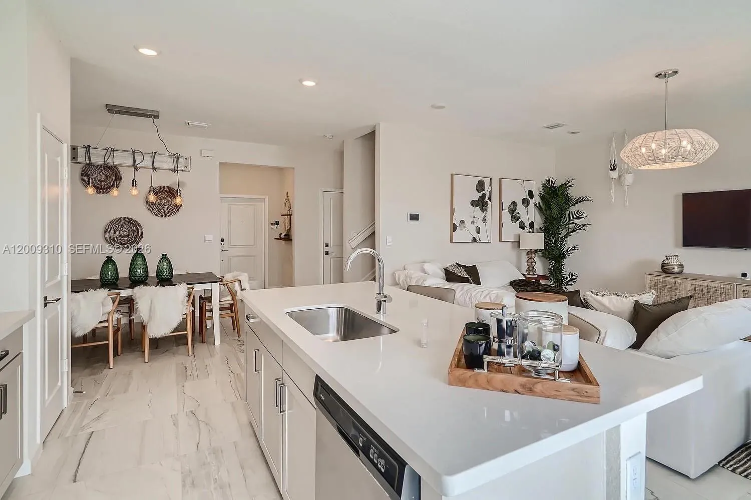 1676 SE 8th Ave, Homestead FL 33034