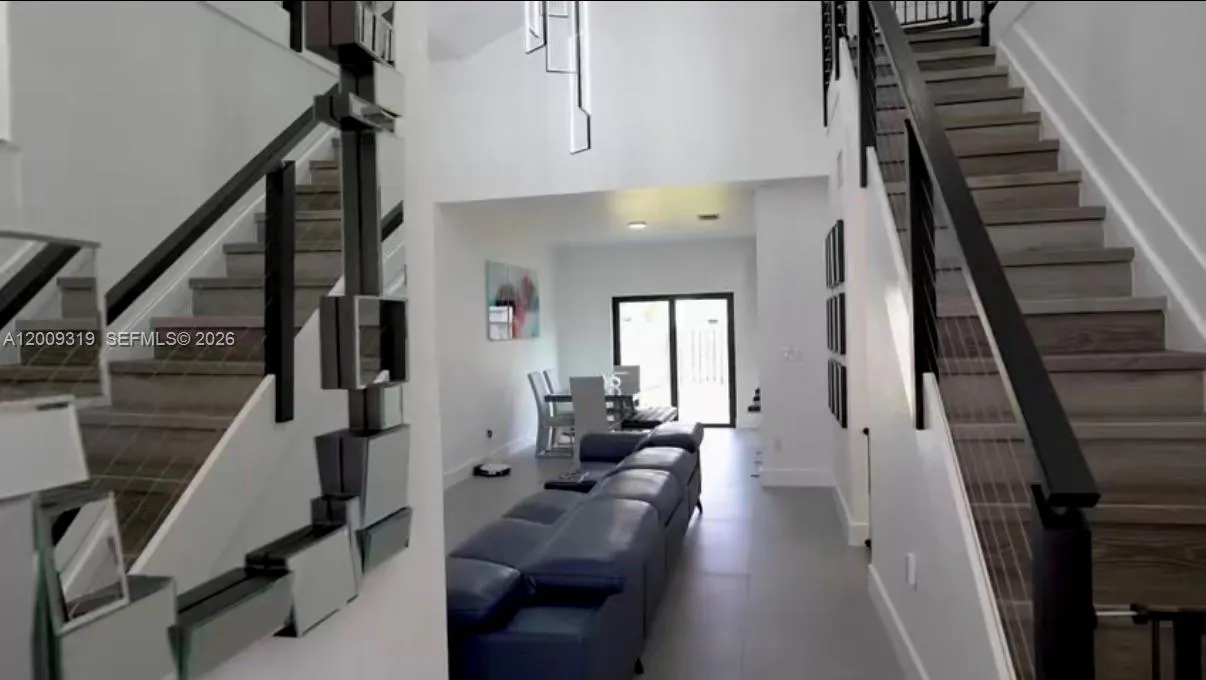 7963 NW 195th Ter, Hialeah FL 33015