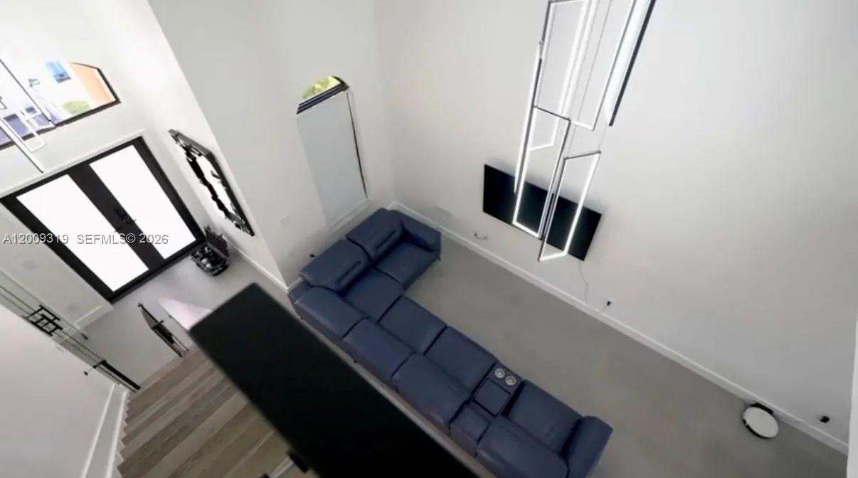 7963 NW 195th Ter, Hialeah FL 33015